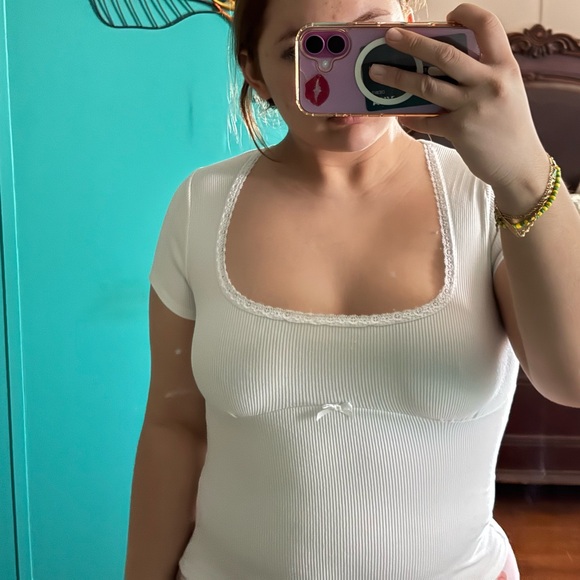 Chic White Ribbed Crop Top - Picture 2 of 2